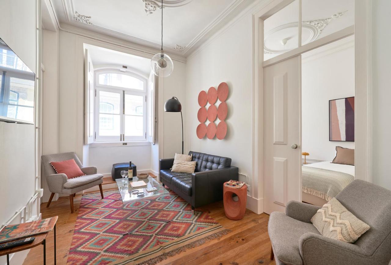 Sunny Pink Street Historical Apt, By Timecooler Lisboa Exteriör bild