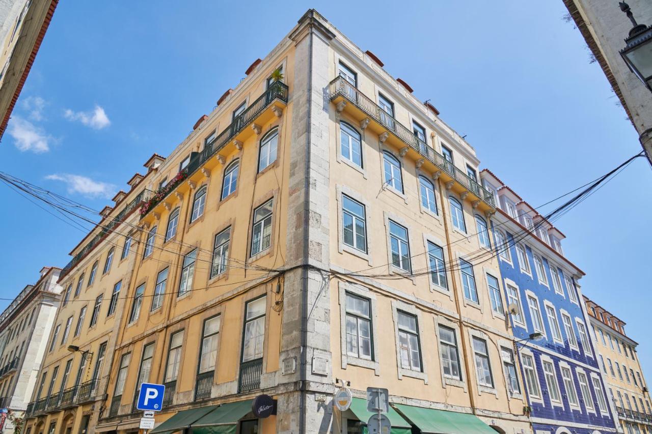 Sunny Pink Street Historical Apt, By Timecooler Lisboa Exteriör bild