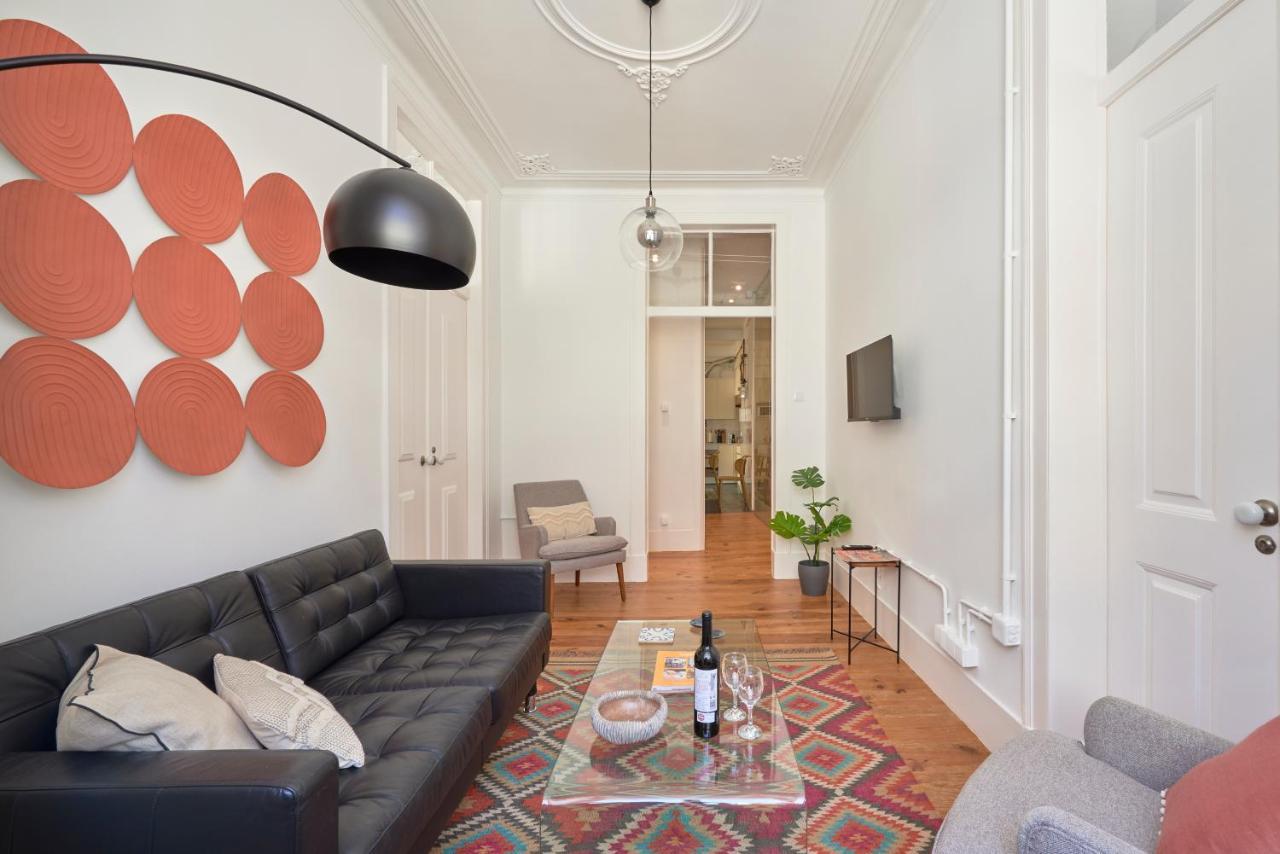 Sunny Pink Street Historical Apt, By Timecooler Lisboa Exteriör bild
