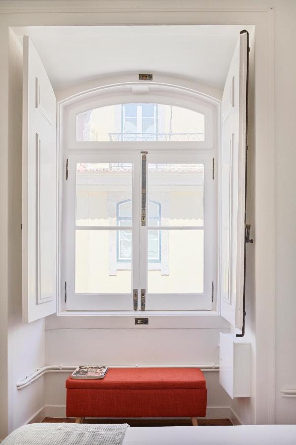 Sunny Pink Street Historical Apt, By Timecooler Lisboa Exteriör bild
